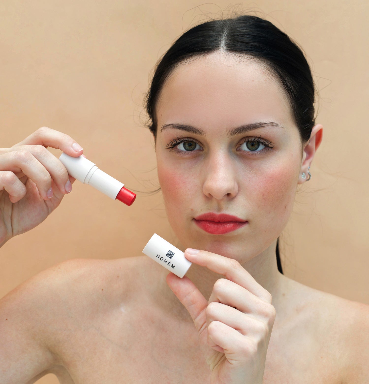 baume lèvres teinté rouge