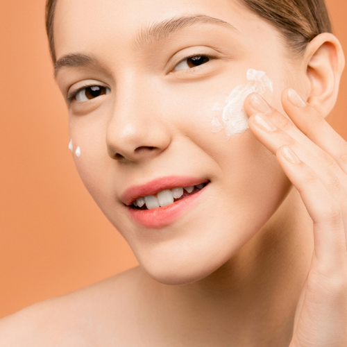 Comment choisir une crème hydratante bio quand on a la peau sensible et réactive ?