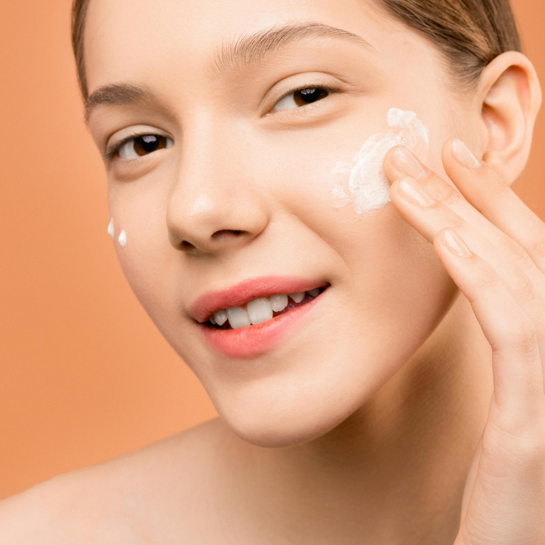 Comment choisir une crème hydratante bio quand on a la peau sensible et réactive ?
