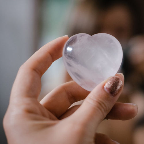 quartz rose en forme de coeur
