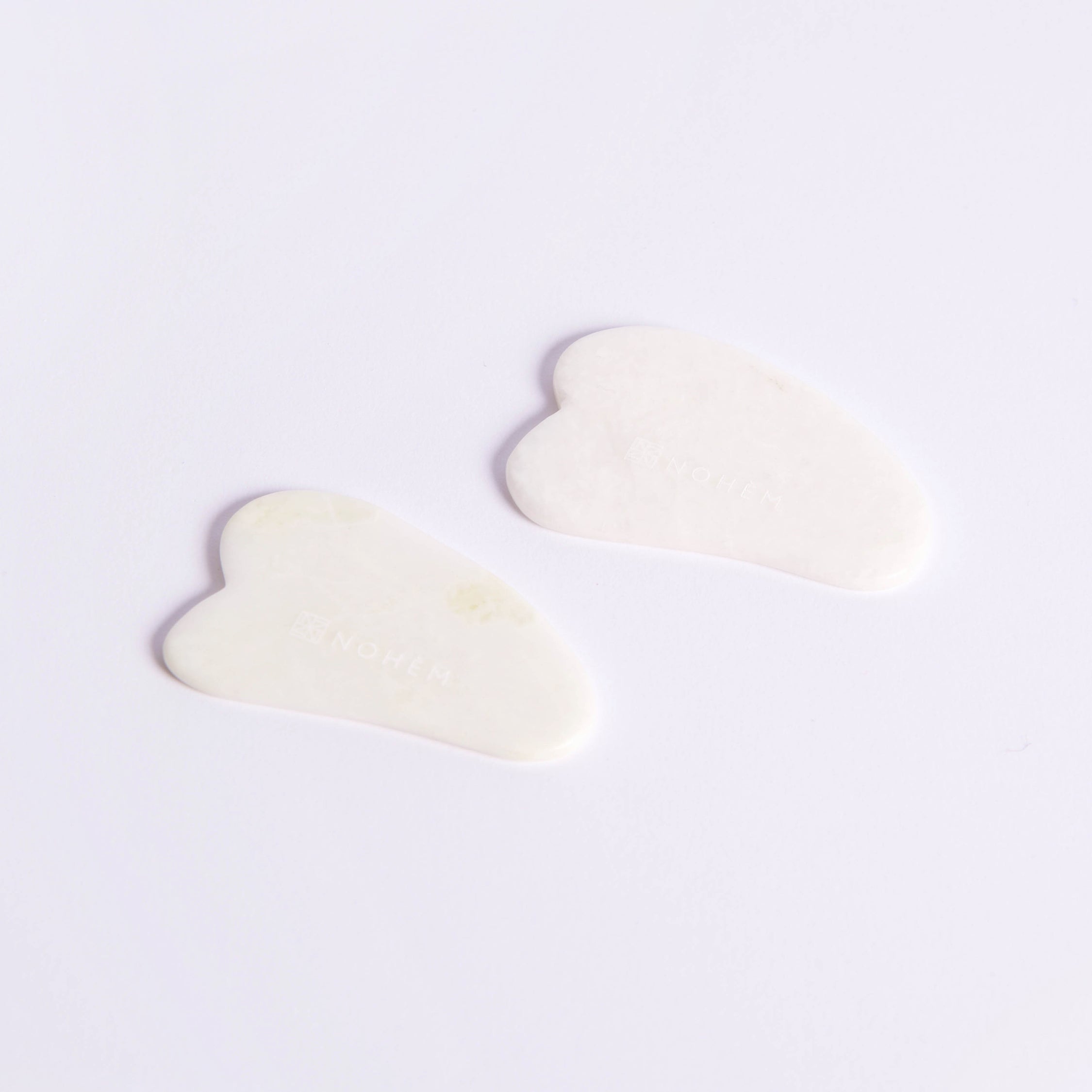 Gua sha en pierre de jade